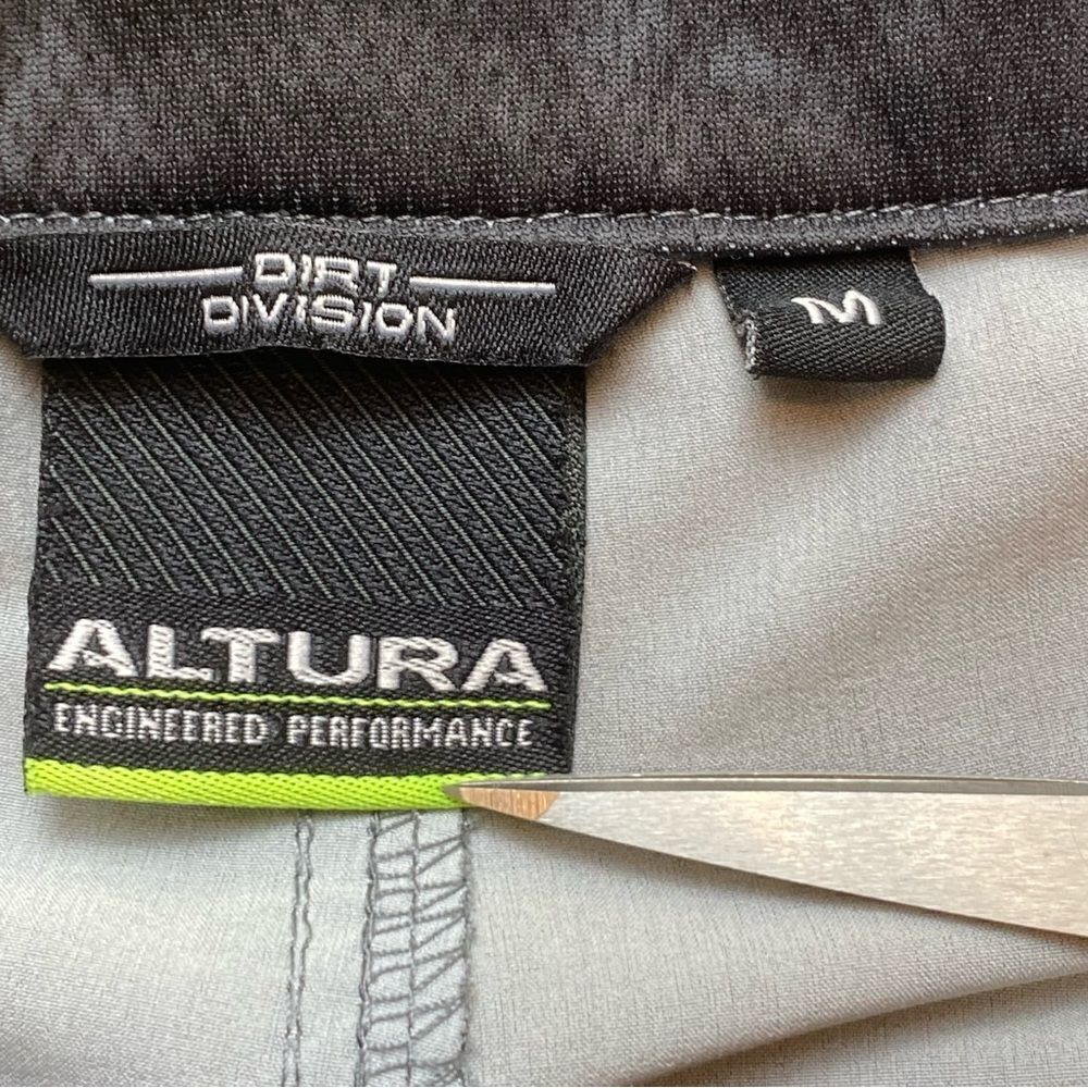Altura Gray Tone Geo Design Shorts Size Medium - Picture 3 of 13